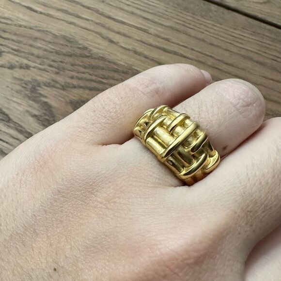 Textured metal ring   - Picture 4 of 5